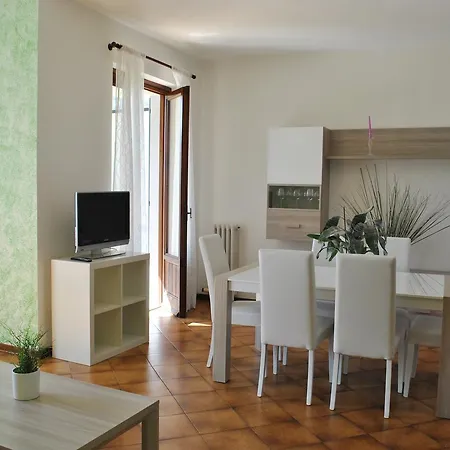 Modern With Big Garden شقة